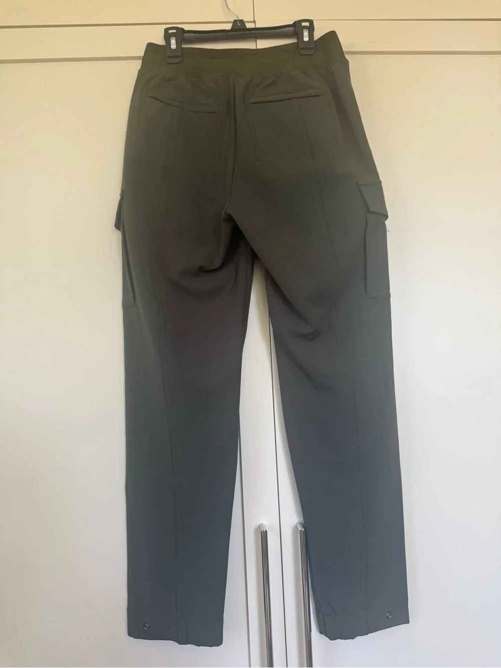 Athleta Endless Cargo Pant - Olive - Size 2 - NWT